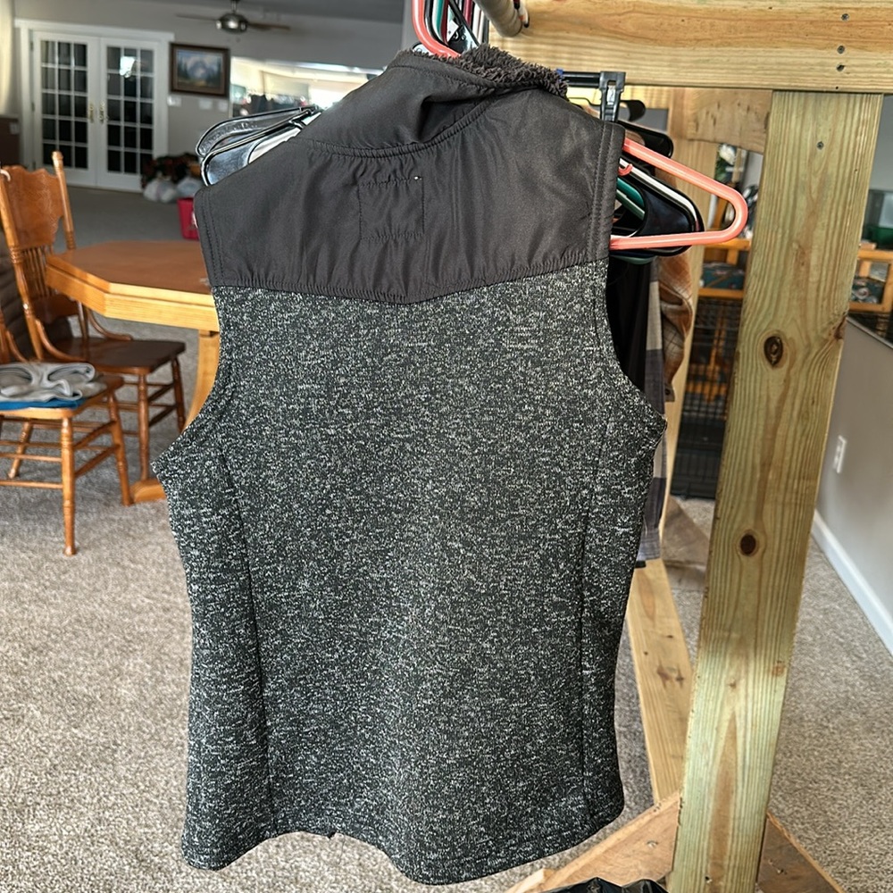 Vest - Picture 3 of 3